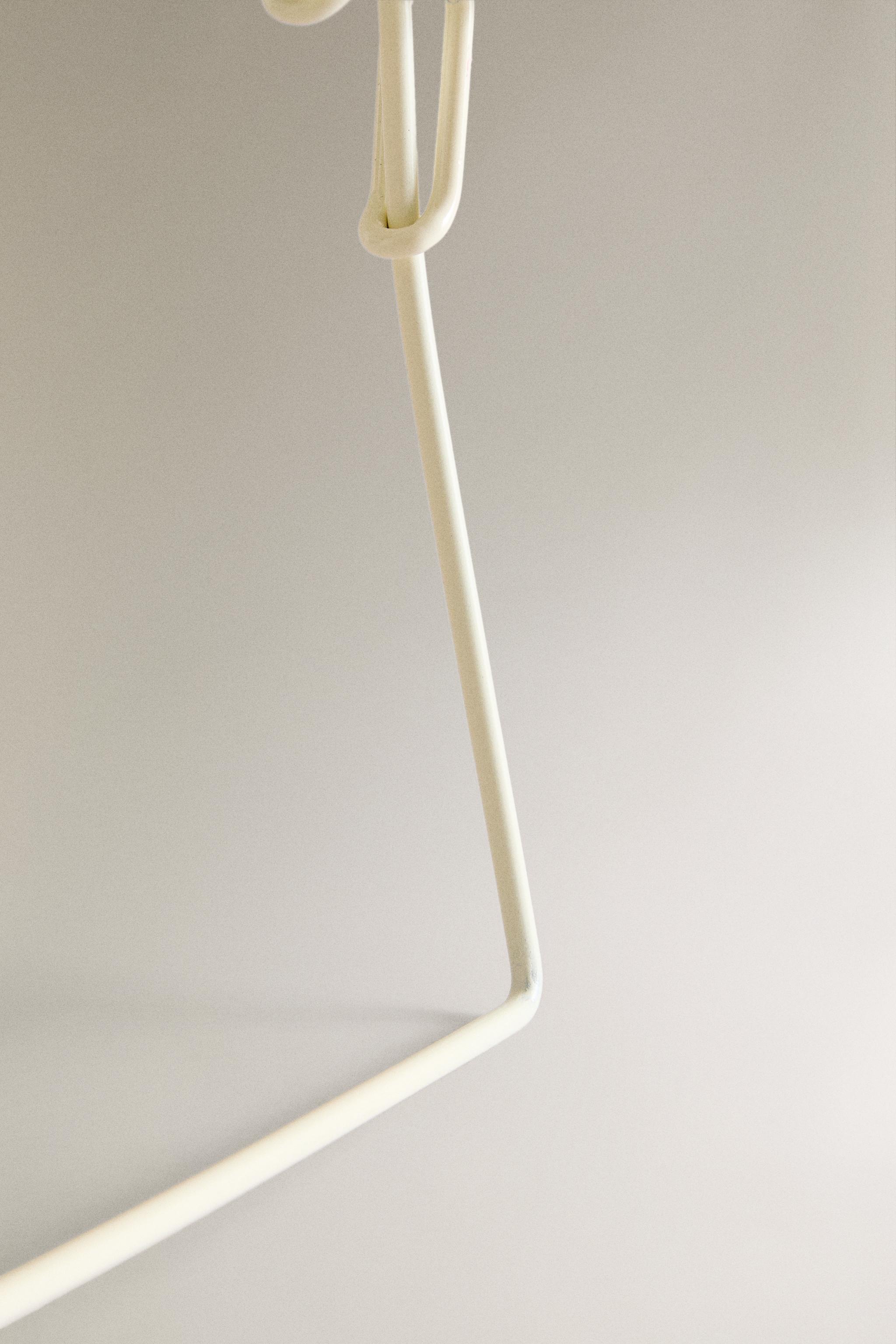 FOLDABLE LACQUERED METAL RACK